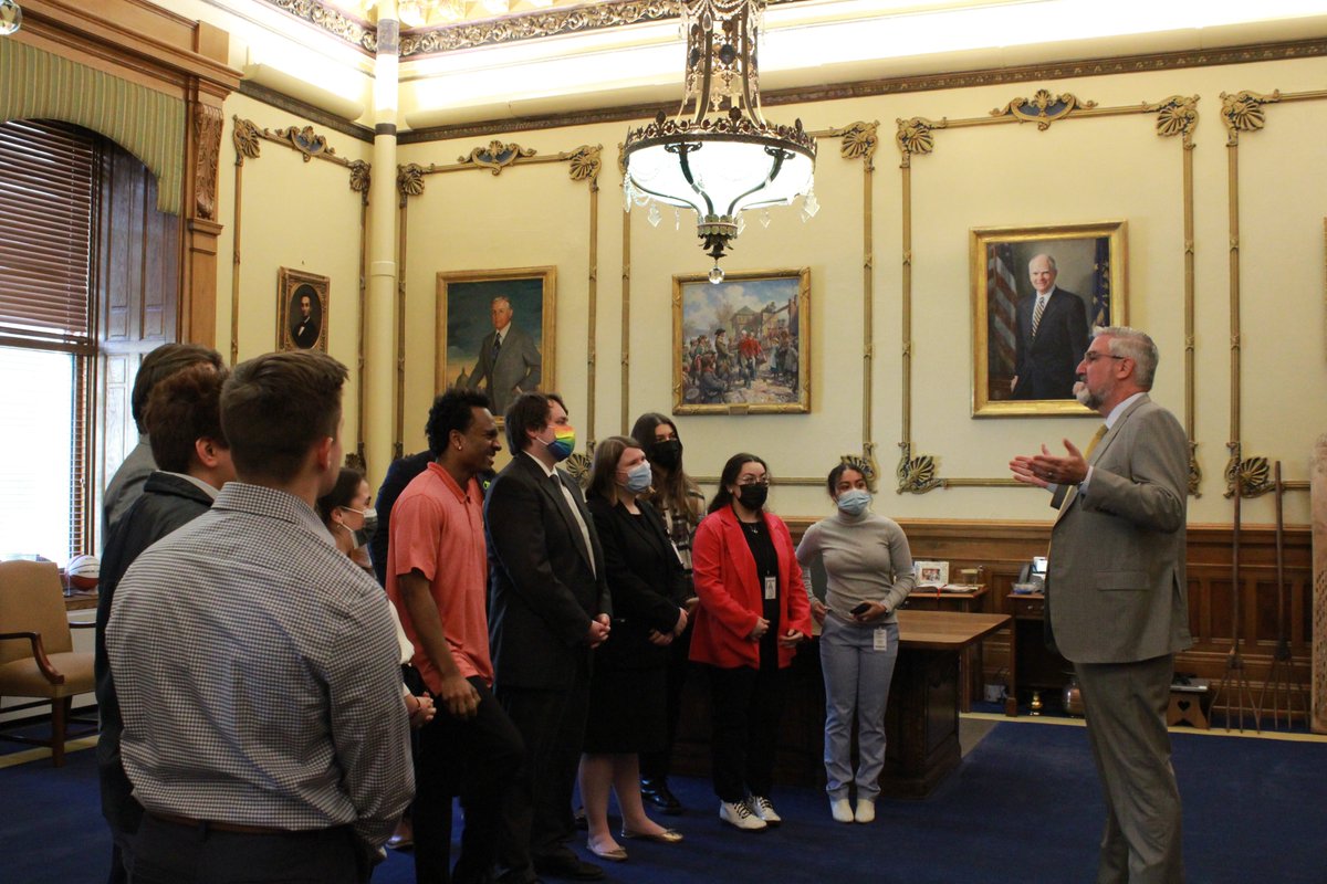 inhsedems's tweet photo. Our interns from @BallState, @LifeatPurdue, @butleru, @uindy, &amp; @IUPUI met today with @GovHolcomb. Thank you to the Governor for taking time out of his day to meet with these future Hoosier leaders! https://t.co/CMfL2xqfux