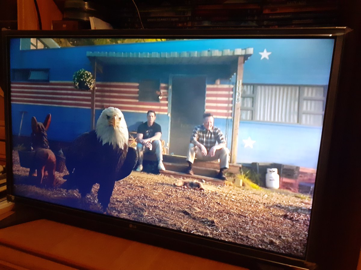 Johnny0997's tweet image. FAMÓZNÍ FINÁLE S POSLEDNÍM AKČNÍM HRDINOU PEACEMAKEREM- JOHNEM CENOU☮️🦅🤎
#Peacemaker #JohnCena #EatPeace #WarnerMedia #PowerOfWarnerBros Bylo to jako polibek z nebe, tak intenzivní pocity a extra zábavu, jsem poslední čas dost postrádal.Plná recenze zde: facebook.com/powerofDC.Warn…