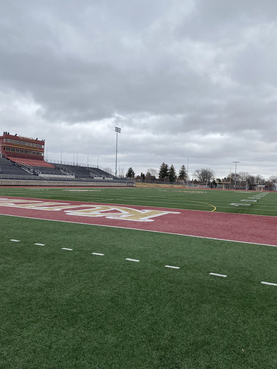 CollinNewman14's tweet photo. After a great visit today @KutztownU I am blessed to say that I have received an offer to continue my athletic career with @KUBearsFootball thank you to @KUHC_Clements for having me on campus and for the opportunity! @westcbfootball @PSACsports @PaFootballNews @D2Football https://t.co/JjUpTSFFzm