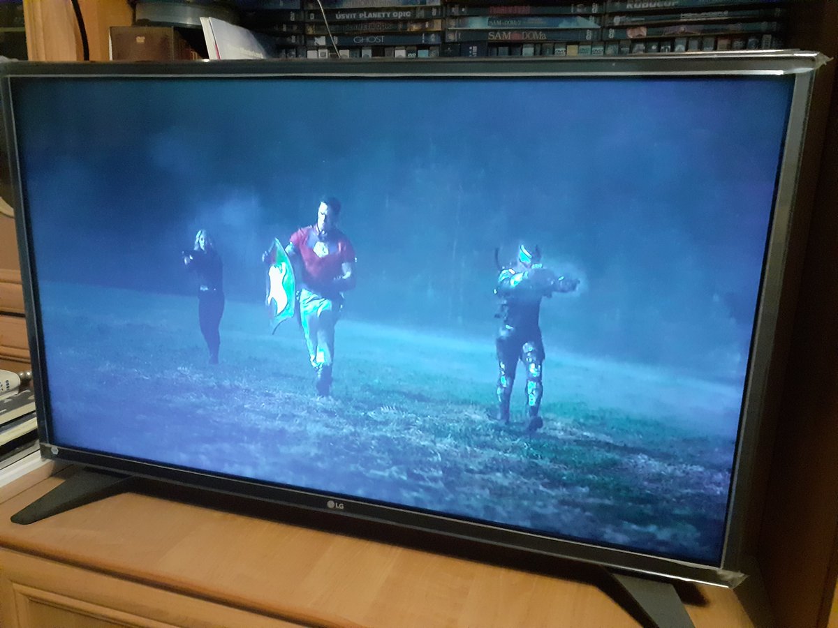 Johnny0997's tweet image. FAMÓZNÍ FINÁLE S POSLEDNÍM AKČNÍM HRDINOU PEACEMAKEREM- JOHNEM CENOU☮️🦅🤎
#Peacemaker #JohnCena #EatPeace #WarnerMedia #PowerOfWarnerBros Bylo to jako polibek z nebe, tak intenzivní pocity a extra zábavu, jsem poslední čas dost postrádal.Plná recenze zde: facebook.com/powerofDC.Warn…