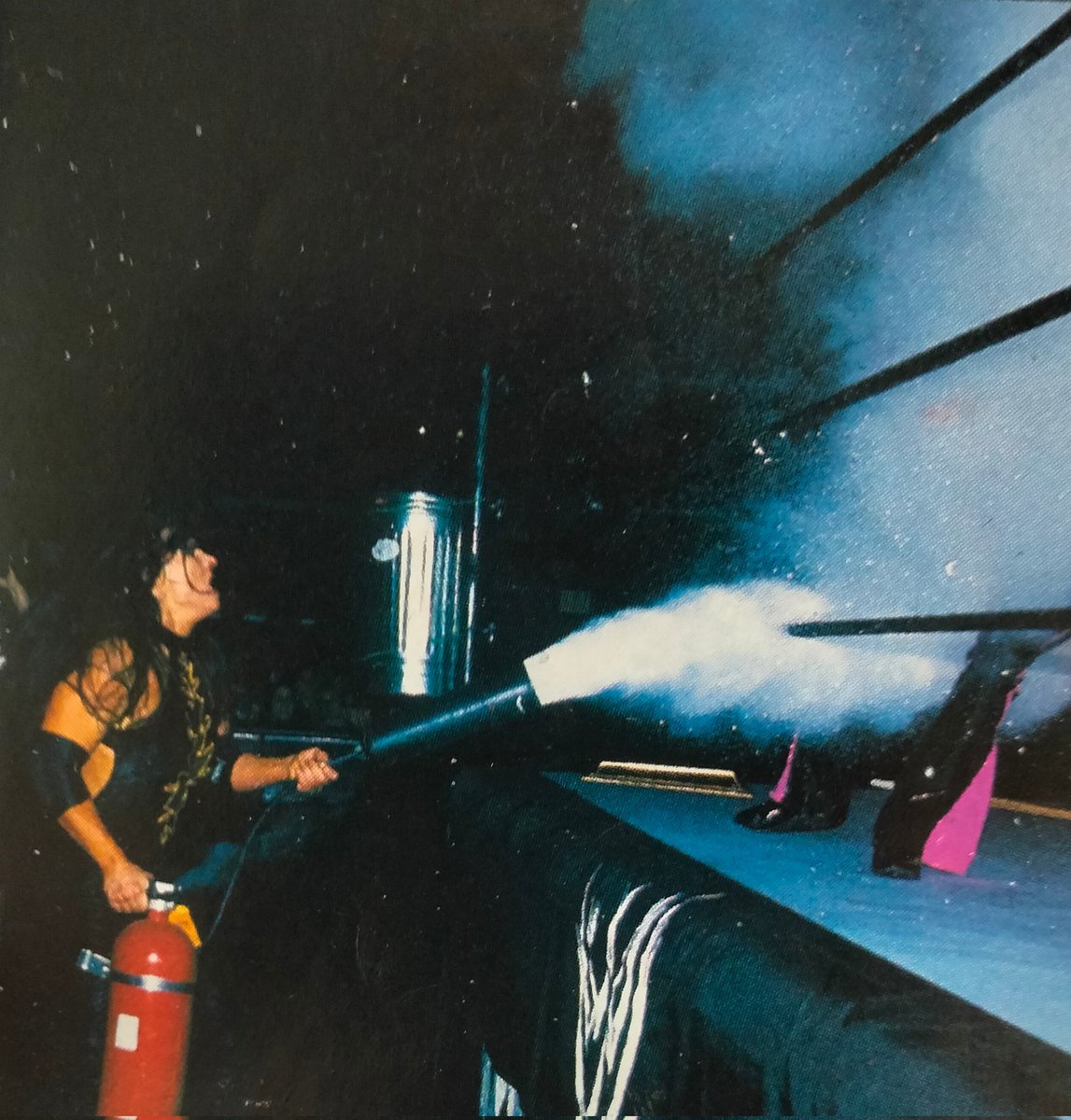 RT @WrestlingIsKing: Victoria uses a fire extinguisher to cool off Trish Stratus,back in 2002 https://t.co/85NZbqWpaa