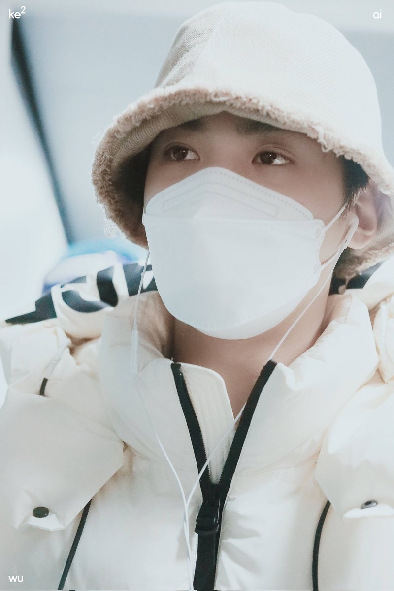NEX7Brasil's tweet photo. [#HQ] 18.02.22 - Justin no aeroporto de Shanghai ✈ Beijing. | Cr. 可爱·可恶丨Justin

#Justin #黄明昊 #NEX7 #乐华NEXT https://t.co/SBpmqnA5Vo