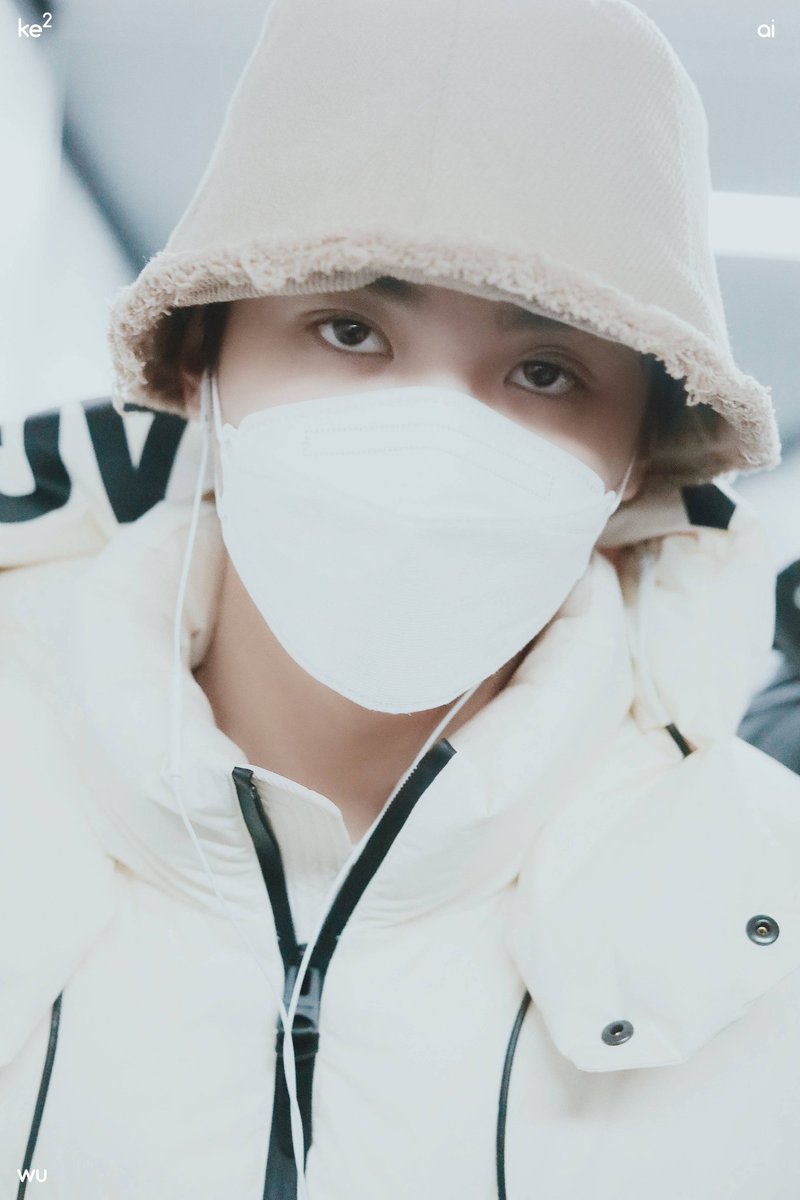 NEX7Brasil's tweet photo. [#HQ] 18.02.22 - Justin no aeroporto de Shanghai ✈ Beijing. | Cr. 可爱·可恶丨Justin

#Justin #黄明昊 #NEX7 #乐华NEXT https://t.co/SBpmqnA5Vo