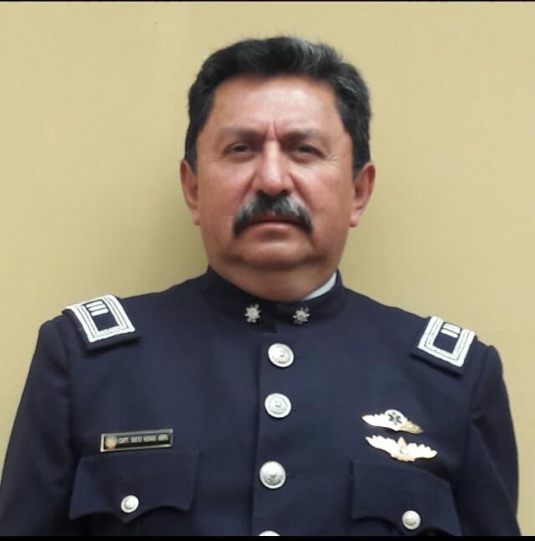 Desde esta tarde el capitán Sixto Heras asume la Primera Jefatura de <a href="/Bomberos_Cuenca/">Bomberos Cuenca</a>  por una decisión legal. El juez Fabián Romo aceptó la acción de protección de Heras porque se "han vulnerado sus derechos constitucionales".  vía <a href="/johnnygj333/">Johnny Guambaña J.</a>