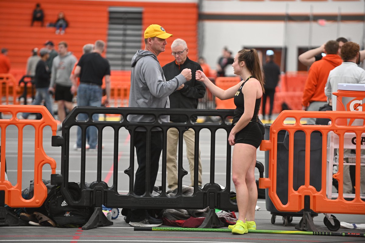 dordtdefenders's tweet photo. Photos from day one of GPAC Indoor Track and Field Championships; Ella De Jong scored 2,224pts to place 12th overall in pentathlon. @duxc_tf https://t.co/pTheMLgYmb