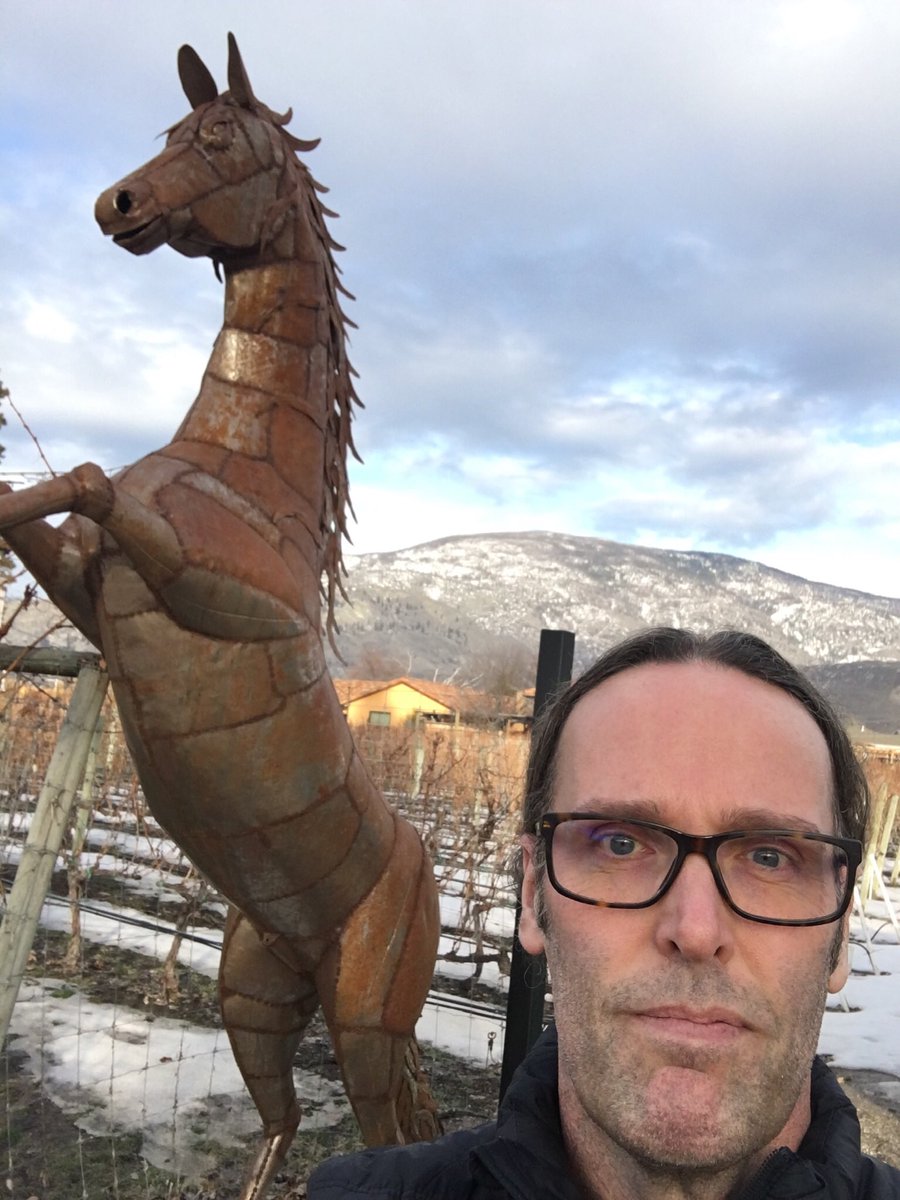 BrockTalk's tweet photo. #NationalDrinkWineDay #RedHorses #Oliver @UncorktheSun https://t.co/So9sWTFyyk