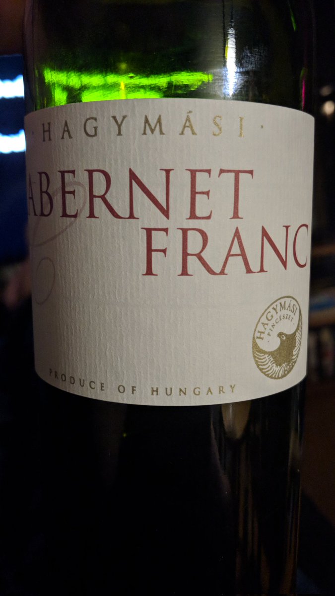 WiniaczPL's tweet photo. Bardzo fajny Cabernet Franc z Egeru - z oferty @rafa_wino Miękki i młody A jednak z 2015! #eger #wino #wine https://t.co/SXtLKiOvEn