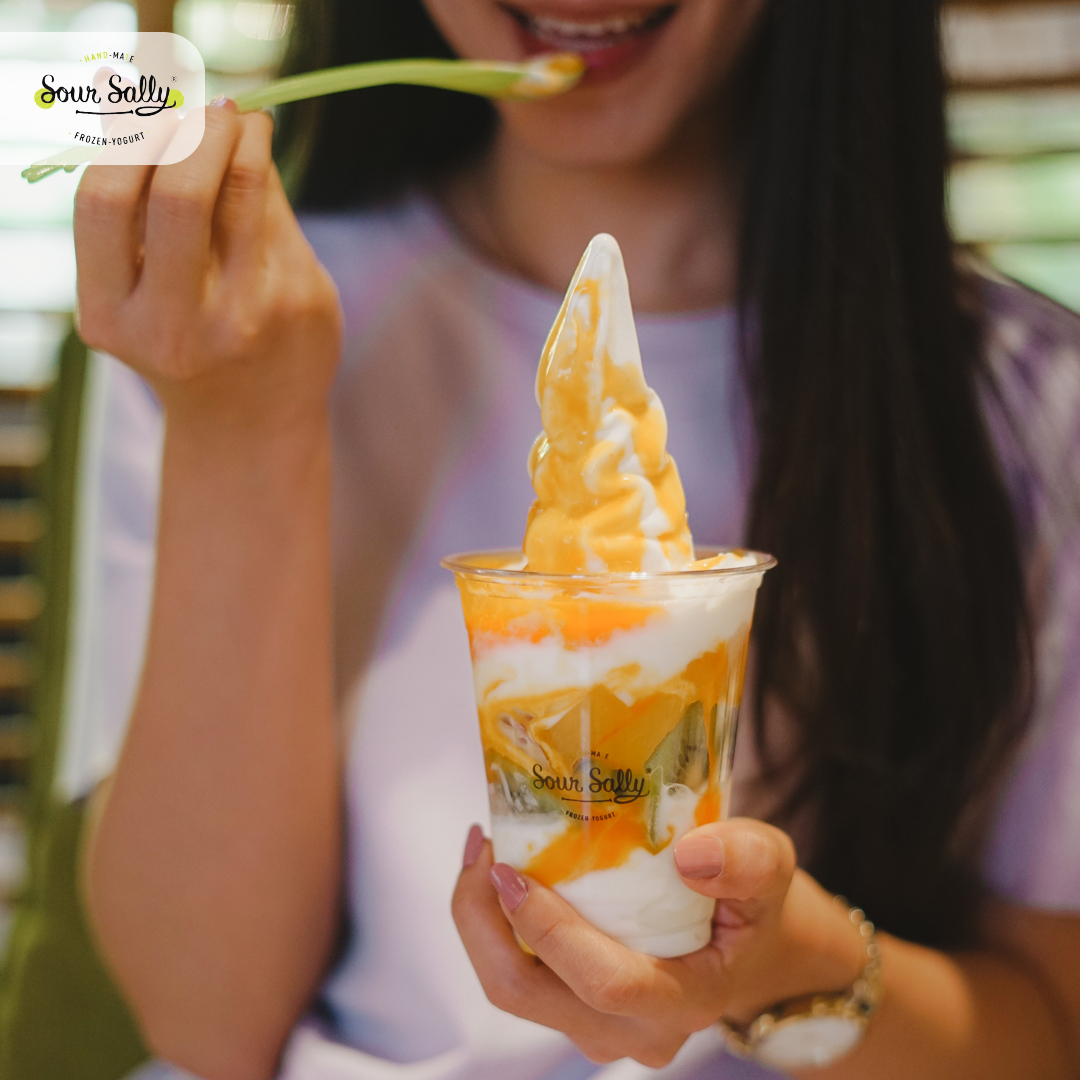 PondokIndahMall's tweet photo. Buat kamu pecinta @soursallycoid, kamu bisa menikmati 5 topping sekaligus dalam 1 cup Riche.
Menggunakan Skimmed Milk yang memiliki kandungan lemak di bawah 0,1%, lebih rendah dari pada susu low fat loh. #ItsFitNotFat

Kunjungi Sour Sally Di PIM. https://t.co/Kt4YTZfzri