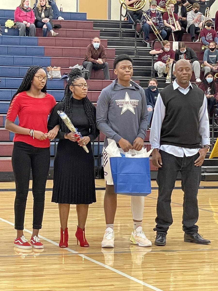 lnsathletics's tweet photo. Senior night for boys basketball!  Thank you seniors! 🐊🏀 https://t.co/ZDqDIrX18g