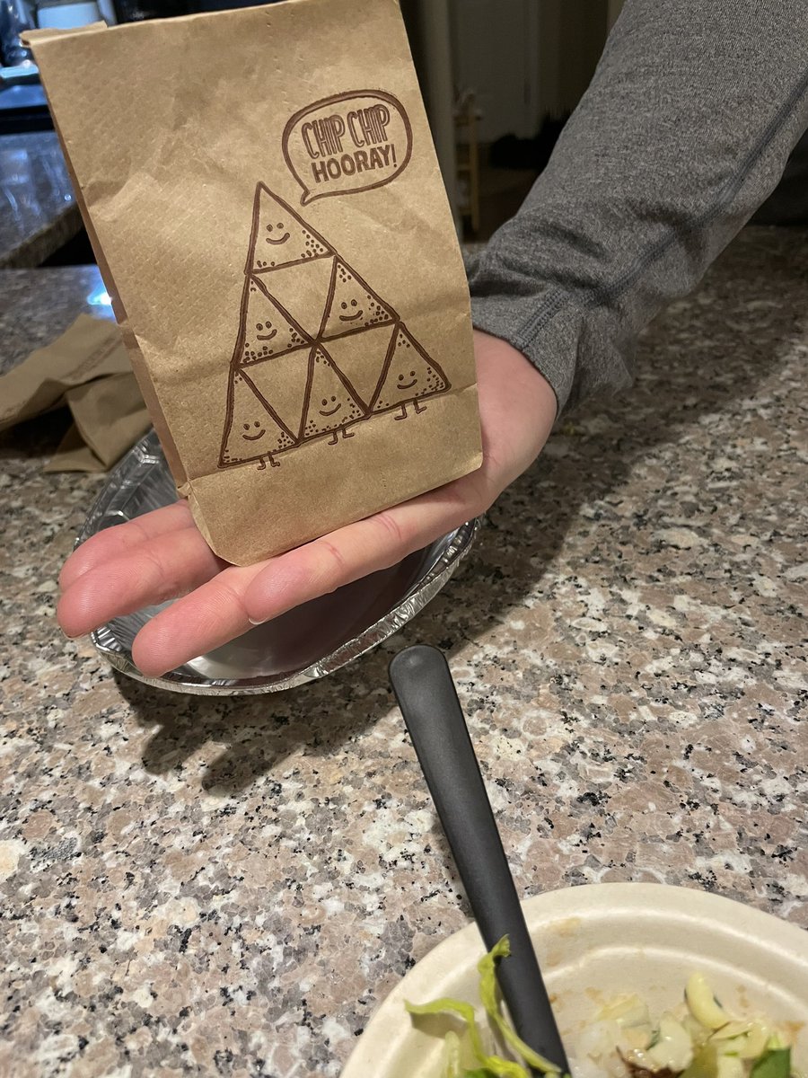 carsonharadine's tweet photo. @ChipotleTweets explain https://t.co/GsasHqkX7k