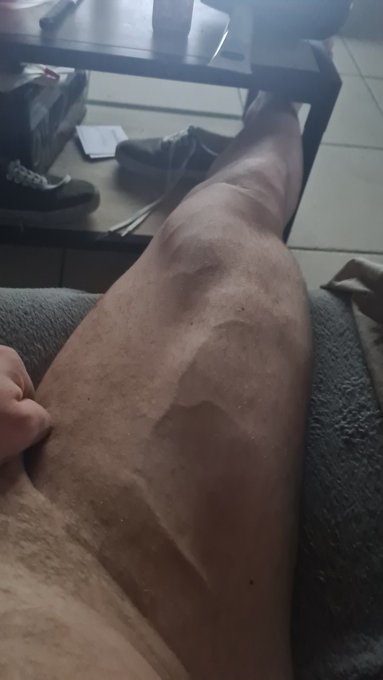 Avant j avais des jambes de poulet 😁 Mais aujourd'hui je suis fier de ma progression   C est pas le moment