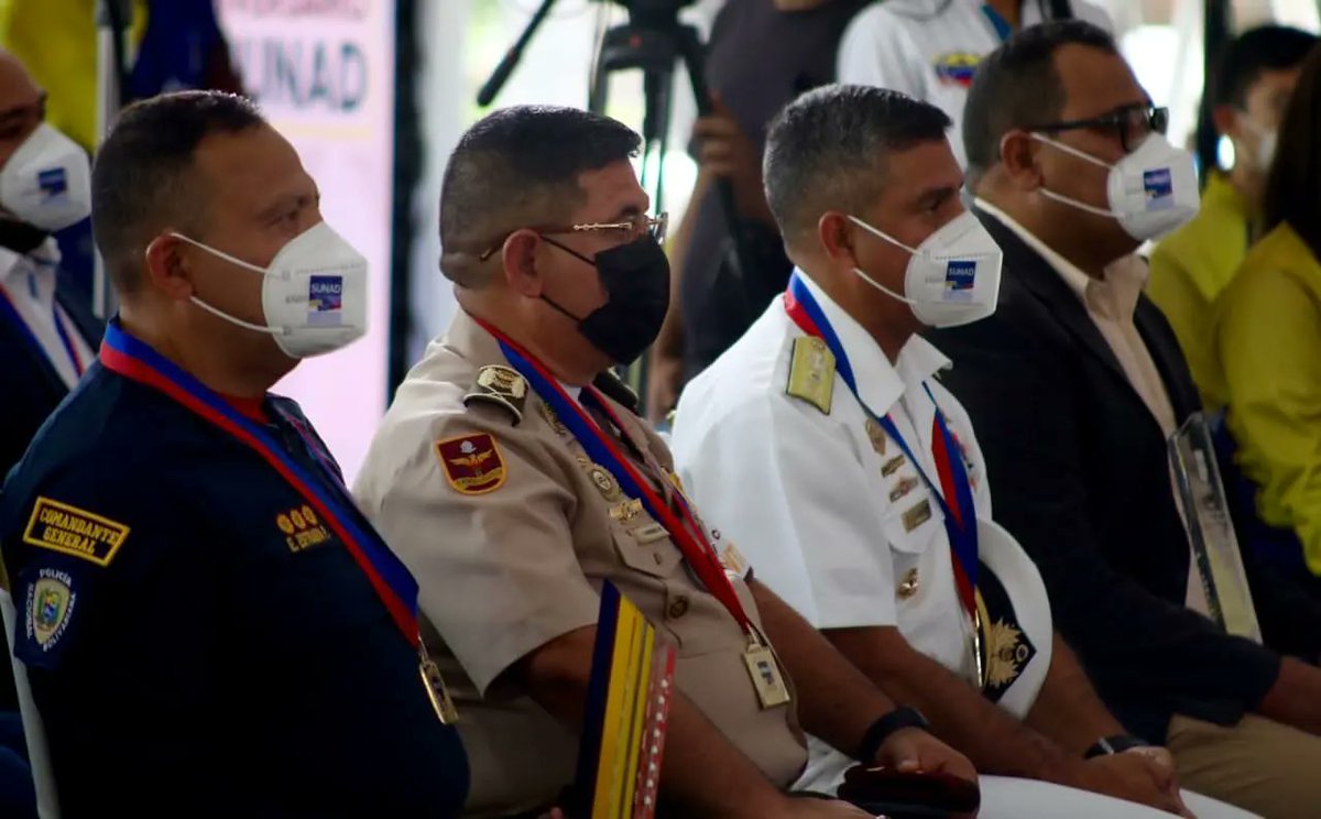 El Comandante <a href="/AB_Guardacostas/">Comando de Guardacostas</a> asistió al Acto Central en celebración del Primer Aniversario de <a href="/SUNADoficial/">@snantidroga</a>, institución que dirige y coordina la lucha contra el flagelo de las drogas, siendo condecorado con la medalla en su única clase  y reconocimiento para la <a href="/AB_Gcpampatar/">GUARDACOSTAS PAMPATAR (EPGPAM)</a>