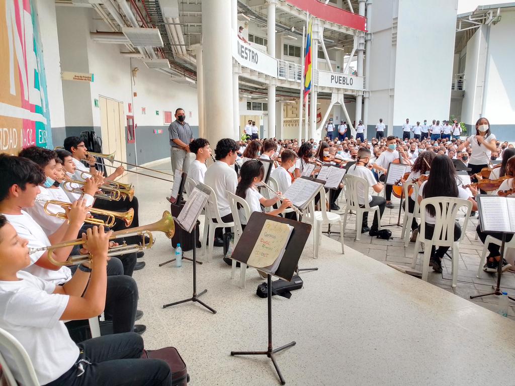 La Orquesta Sinfónica Juvenil-Infantil celebró la tarde de hoy #18Feb el aniversario de la Universidad Nacional Experimental para la Seguridad #UNES 

#SomosElSistema