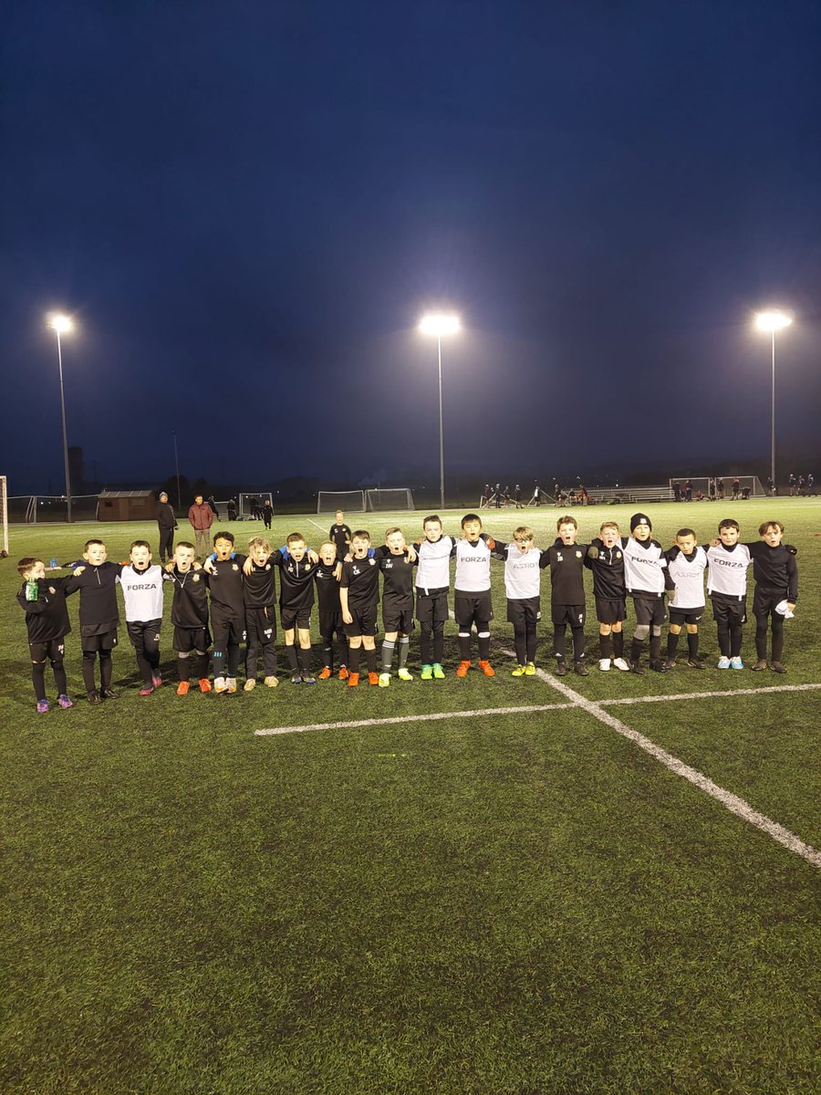 Our U9s took on our U10s yesterday evening in the "Battle Of The Beachboys".... fun, smiles and putting the jigsaw pieces together. Great to see the youth players together enjoying their football. 

#lidofamily <a href="/AfanMini/">Afan Lido U11</a>