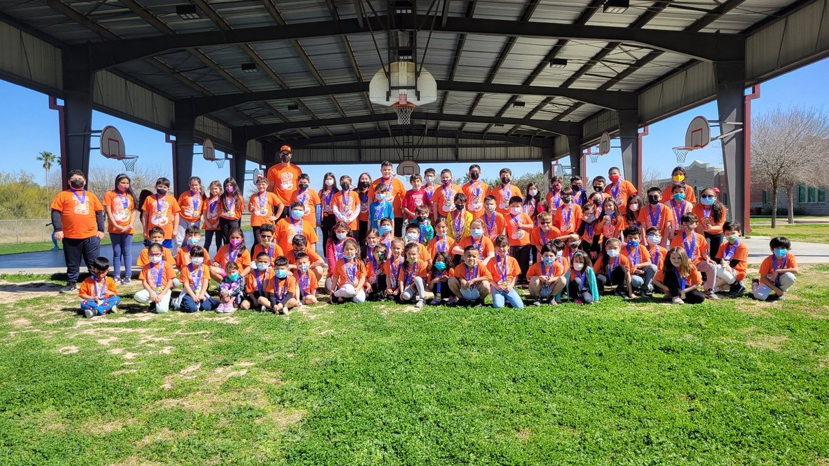 hendricksphysed's tweet photo. Huge S/O to our @hendricksstars that participated in the @McAllenISD Kids Marathon Final Mile. @CityofMcAllen @utrgv @bgcmcallen @McAllenParks #mcallenmarathon #anticipategreatness https://t.co/Ji9hXrFncR
