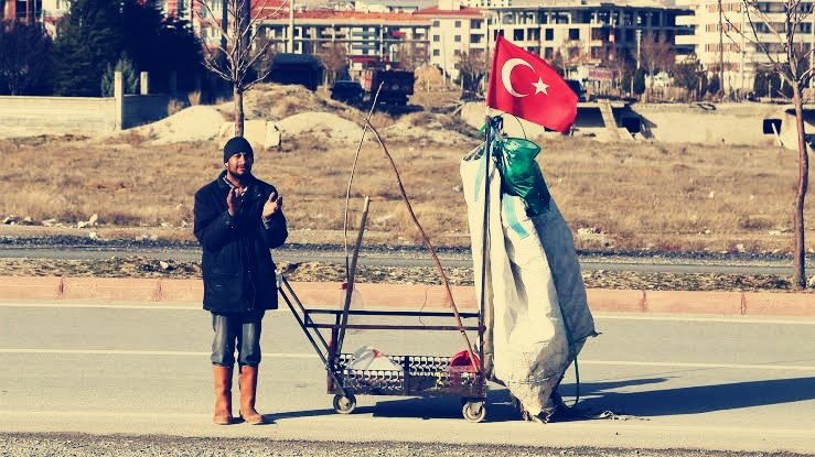 Vatan fakirin, toprak zenginin...