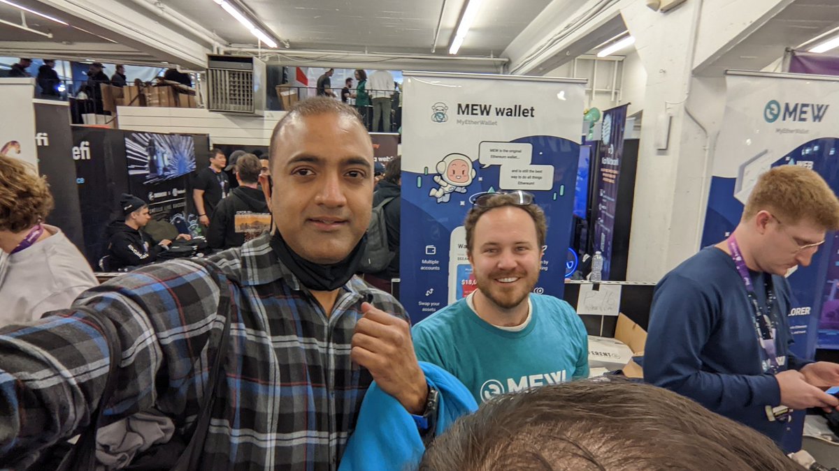 MarioChristop's tweet photo. Chilling out with Mew @myetherwallet  #ETHDenver https://t.co/4wXRzPzeC2