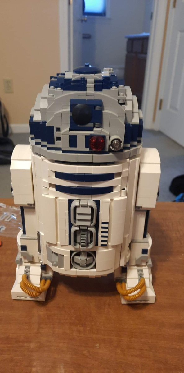 JasonRicketts94's tweet photo. @LEGO_Group Took me 2 days and 10 bruised fingers lol https://t.co/qVxjDCGfpi