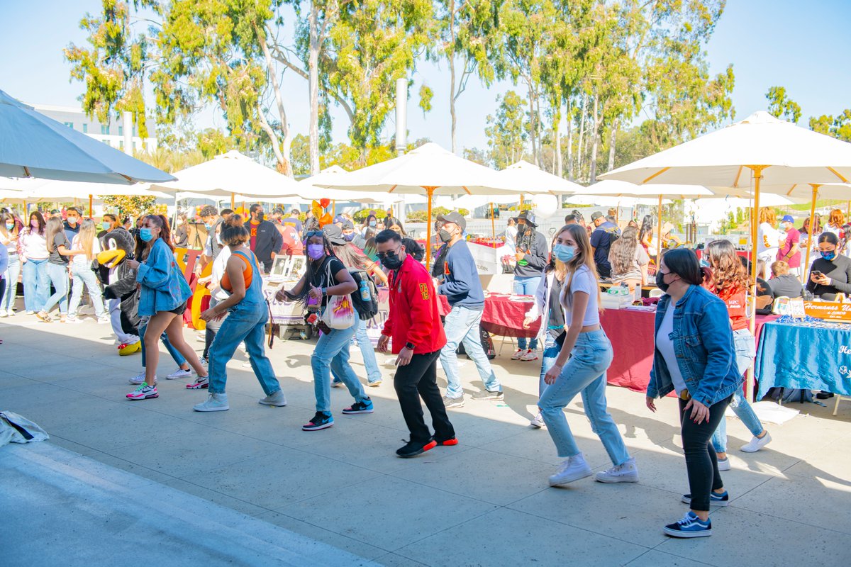 DominguezHills's tweet photo. Toros, we did a lot this week: Returned to campus, learned ways to get involved at the Involvement Fair, presented at Student Research Day, and more. What was your favorite part about being back on campus?! #TorosTogether https://t.co/GvbnmtPuoo