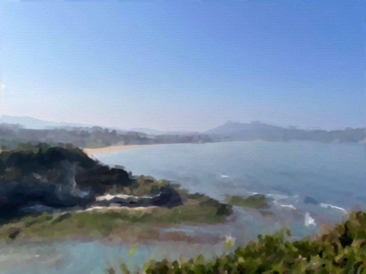 Mêmes montagnes 
Même océan
Vu par les yeux de mon père

#haiku #hendaye #cycle #humilité #paysbasquz #meditation #poesie