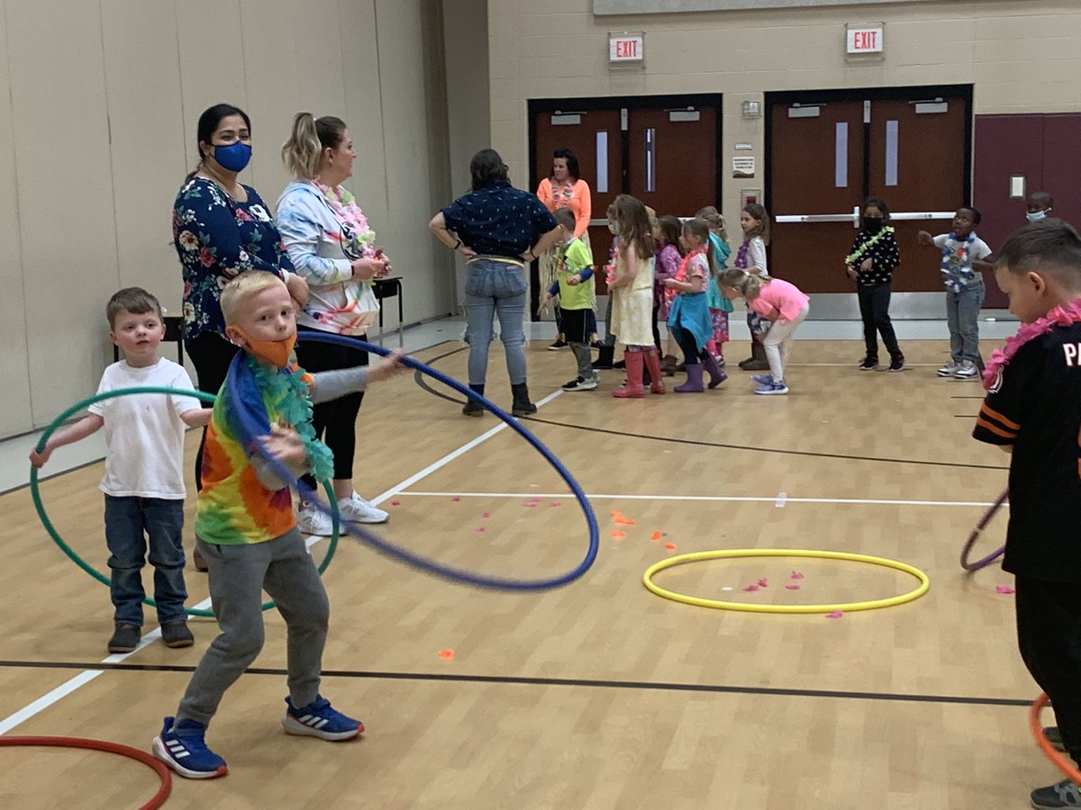 Tropical Thursday was so much fun!  Thank you Wyandot PTO!!! #weshinebright #WEarelakota