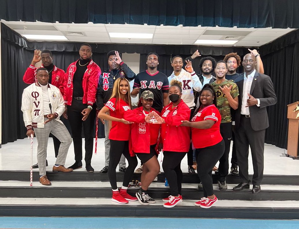 MrBAAD's tweet image. It’s #BHM so why not go talk to the kiddies about NPHC Greek life and the college/postcollegiate experience? 

#GoToHighschoolGoToCollege