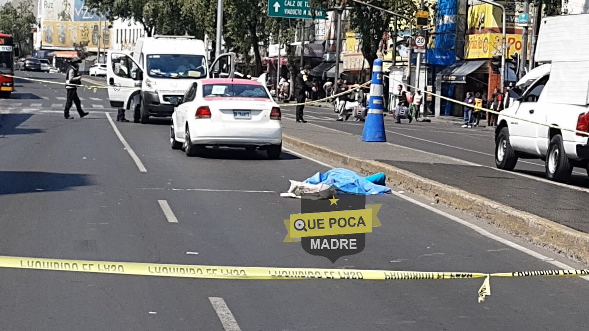 QuePocaMadre_Mx's tweet photo. MUERE ATROPELLADA 🚨

Esta tarde una mujer de la tercera edad perdió la vida luego de que fuera atropellada por un taxi, sobre Avenida San Pablo y Topacio, Colonia Centro, en la Alcaldía #Cuauhtémoc de la #CDMX; el taxista involucrado fue detenido. https://t.co/6FMLOeZC4P