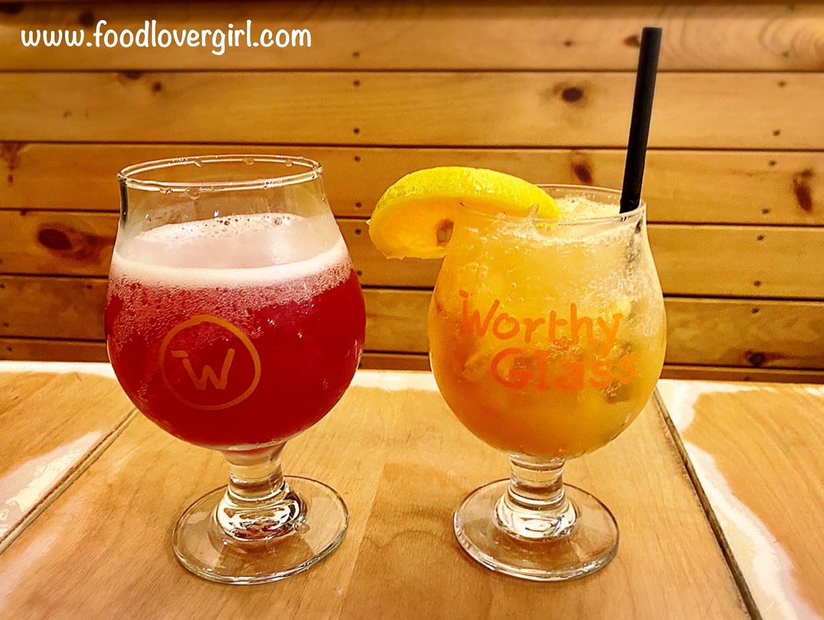 CRAFT BEERS & FARM-TO-TABLE COMFORT FOOD  at #WorthyKitchen in Woodstock, Vermont | see more @ foodlovergirl.com/worthy-kitchen/ #worthyburger #eatlocal  #Vermont #woodstockvt #eeeeats #vermonteats #vteats #vtfoodie #vermontfoodie #foodie #bestofvermont #bestofvt #ilovevt #yelpvt #vtdining