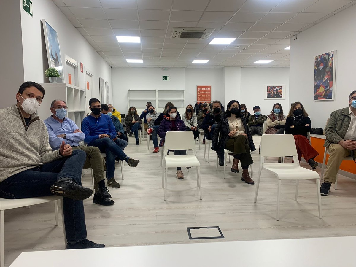 👥 Encuentro de nuestra coordinadora autonómica <a href="/GemmaVillarroel/">Gemma Villarroel</a> con nuestros afiliados de #LeónESP

🍊 En <a href="/CiudadanosCs/">Ciudadanos 🇪🇸🇪🇺</a> hay mucho equipo 💪