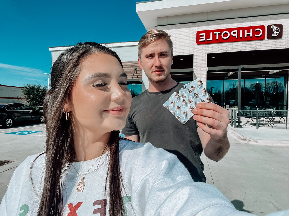 CampusVillageCS's tweet photo. HAPPY FREEBIE FRIDAY CHIPOTLE EDITION!!! ♥️
Congrats to all of our winners for todays giveaway! 🥳
#freechipotle #cvcs #freebiefriday #hurry #giveaway https://t.co/56GjX8g1Zq