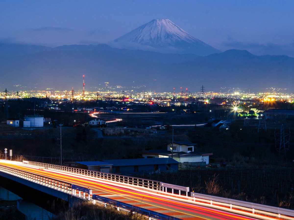 「夕暮れ夜景と富士」 韮崎市にて以前撮影