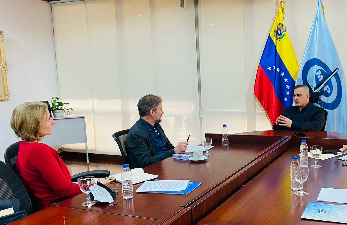 #REUNIÓN en la sede del <a href="/MinpublicoVEN/">Ministerio Público venezolano</a> con el equipo en #Venezuela de la Alta Comisionada <a href="/mbachelet/">Michelle Bachelet</a> /  <a href="/OACNUDH/">OACNUDH</a> intercambiando líneas de #trabajo para la promoción y #defensa de los DERECHOS HUMANOS