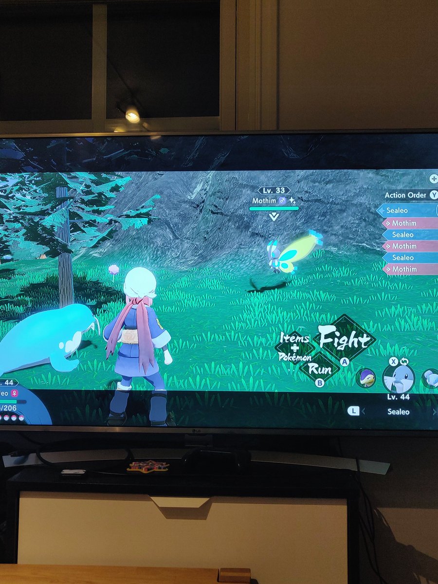 LuckyMew151's tweet photo. First shiny in Legends Arceus! It was just completely random on Firespit Island!!! Aaaaah!
#pokemon #LegendsArceus #shiny #shinypokemon #firstshiny #mothim https://t.co/ms0Bol40iD