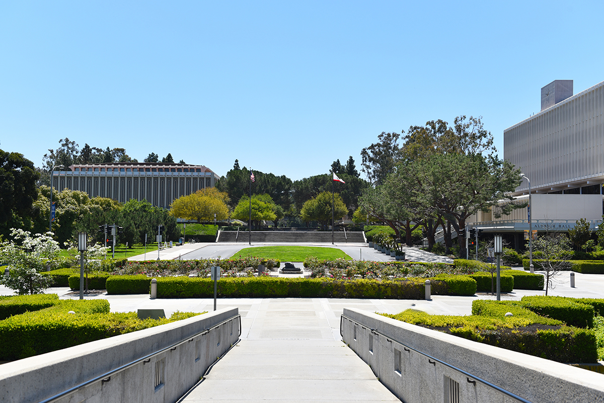 CALPELRA's tweet photo. UC Irvine posted an opening - Associate Director of Academic Labor and Employee Relations - on CALPELRA's Job Board.
#CAJobs #UCJobs #HRJobs #LaborRelationsJobs #EmployeeRelationsJobs
https://t.co/1BG1n9pX62 https://t.co/eGWw7ZKdto