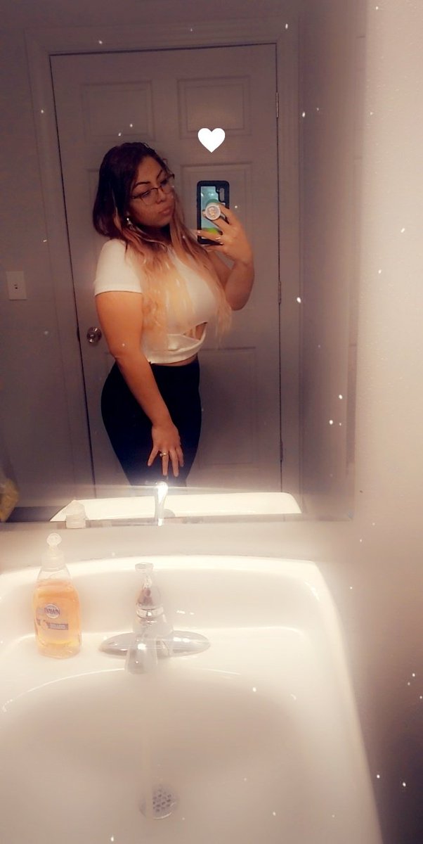 GirlMexe's tweet photo. Tell me your thoughts!!! #ThickChick #thickasf #latinasdoitbest https://t.co/ALzxmDgpbb