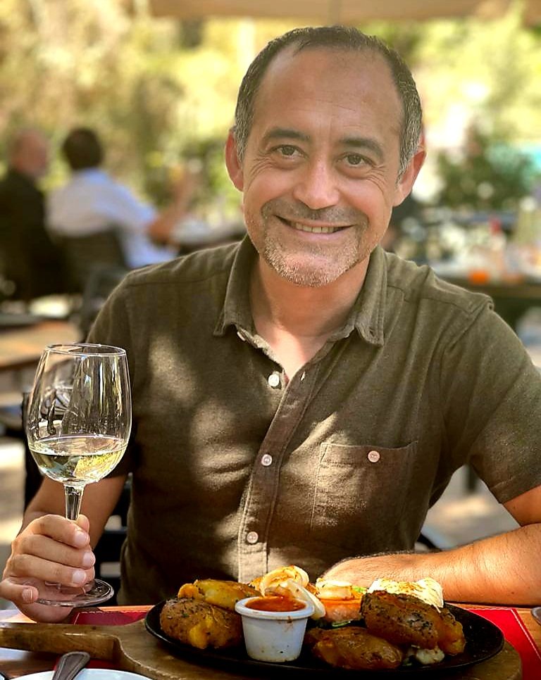 Villolo's tweet photo. Todavía queda verano señores! Disfrutado de un exquisito y contundente Mixto de Pescado en una de las mejores terrazas de Santiago. A pies del cerro San Cristobal en el gran @RDivertimento https://t.co/bABqwTQ2tO