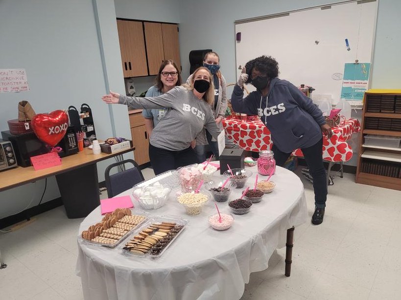Thank you Bradley Creek PTA for showing your appreciation with a hot chocolate bar. <a href="/BCreekElem/">BradleyCreekElem</a> <a href="/tsmithbailey/">𝐒𝐧𝐚𝐩 𝐋𝐨𝐫𝐝👨‍💻</a> #nhcschat
