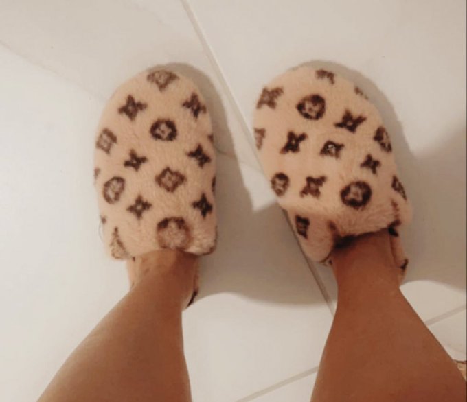Custom slipper clip 🎥 https://t.co/67kAKbtkne<a href="/tag/coco"class="tags"><span>#coco</span></a>