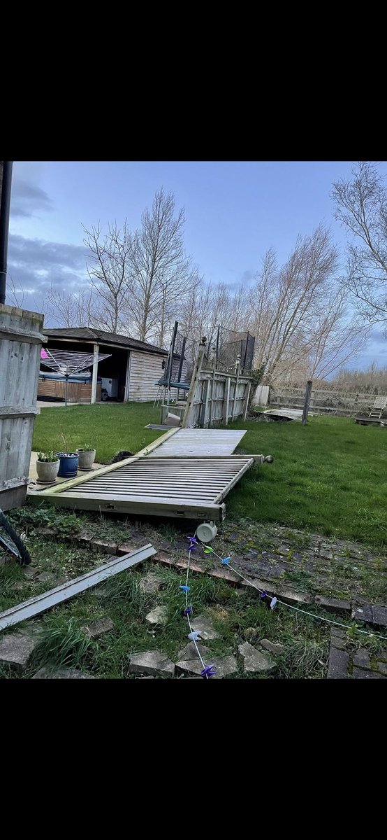 As gaffer of SW London’s premier Landscaping firm I could go all sales. But the reality - #fencing astronomical because of Brexit & Nordic timber shortages. My advice? Repair if you can. Try yourself. Concrete Repair spurs with drive bolts work. Monday’s prices ain’t yesterday’s. https://t.co/8L7NYA3E6D