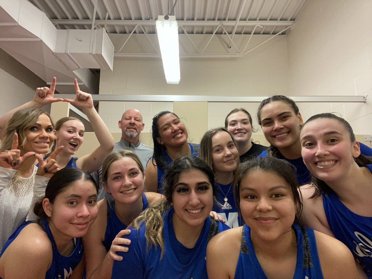 You’re all invited. Sunday (20th) HOME GAME 1pm vs Dawson. Sophomore recognition &amp; pink game. Bring some friends wear pink &amp; get loud. “WE DO” <a href="/kelbeedenham/">Kelbee Denham</a> <a href="/mollycockburn_/">Molly Cockburn#11</a> <a href="/isaltenberger/">Isabel Saltenberger</a> <a href="/FluteGabby01/">Gabrielle Flute Player</a> @laallli34