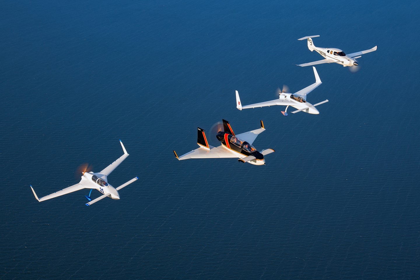 EAA a Twitter: "This week's #FormationFriday showcases the work of legendary aircraft designer Burt Rutan. This spectacular flight of the VariEze, VariViggen, Long-EZ, and Catbird took place at #OSH19. What's your favorite