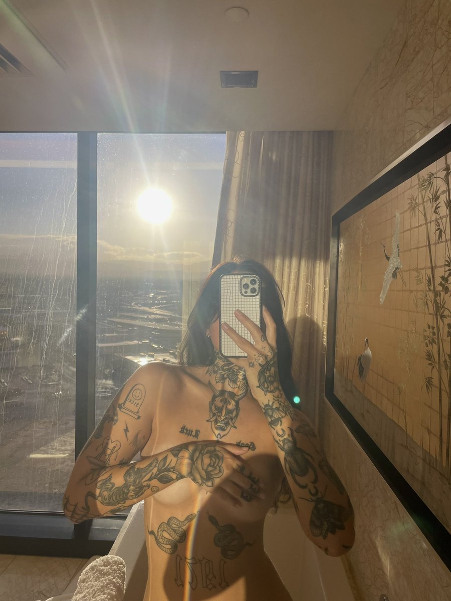 Twitter 上的brooke Am Sad Go Sub To My Of To Help Me Feel Better T Co Jlz7hp95pc T Co Wrnyzjxxue Twitter