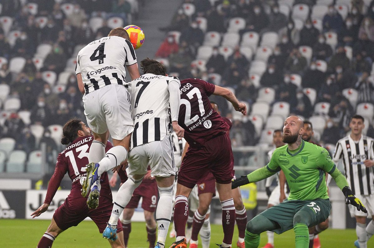 mdeligt_04's tweet photo. Not the result we wanted but we've got an important game ahead. Focus on the #UCL now. All together! ⚪⚫ #ForzaJuve https://t.co/VfwutCH5iH