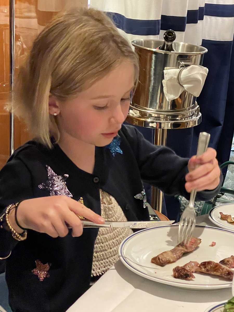 eatinglasvegas's tweet photo. We start ‘em young at the #ProperLunchBunch @Cipriani - the better to disabuse them of the notion that the best restaurants in #LasVegas are within a stone’s throw of loose slots and cheap drinks. 😋🇮🇹 @whatsrightsam #Eva https://t.co/pUgmRZDbjD