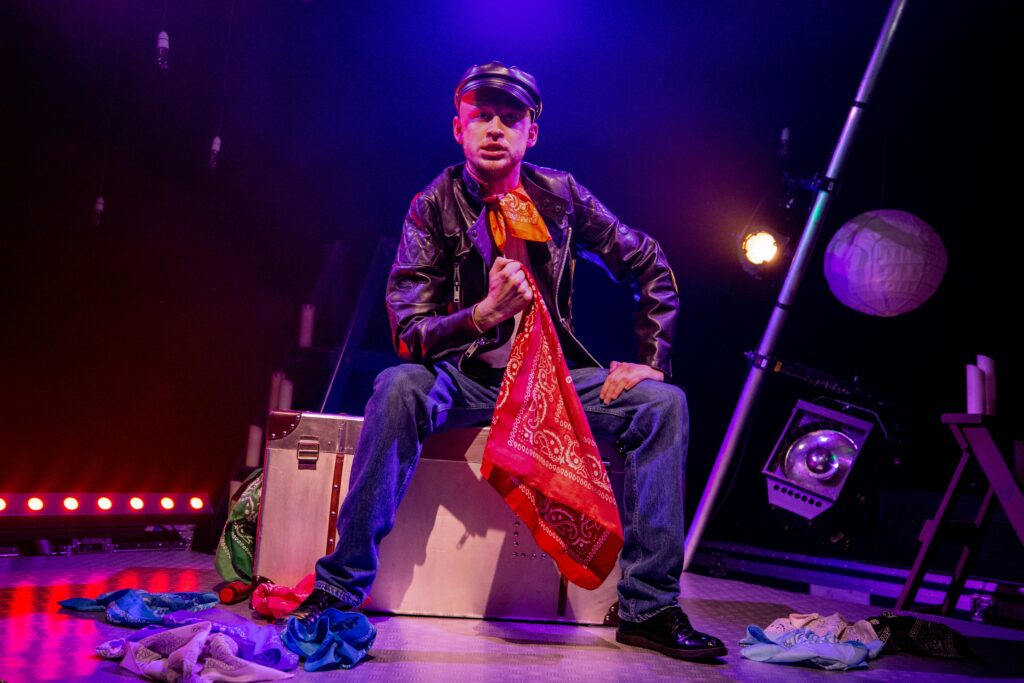 Hannah (@cvulturearts) on Twitter photo Review ⭐️ ⭐️ ⭐️ ⭐️ <a href="/larrykramerplay/">The Night Larry Kramer Kissed Me</a> , David Drake, <a href="/NewWimbStudio/">Studio at New Wimbledon Theatre</a> "such an important production to see...Bell only makes this so much more poignant with his natural and excellent performance." <a href="/GetTheChance4U/">GetTheChance</a> <a href="/JohnBell/">JOHN BELL</a> <a href="/Gingerqmedia/">GingerQuiffMedia</a> <a href="/ComCriticWales/">CommunityCriticWales</a>
buff.ly/3oZoiMY Review ⭐️ ⭐️ ⭐️ ⭐️ <a href="/larrykramerplay/">The Night Larry Kramer Kissed Me</a> , David Drake, <a href="/NewWimbStudio/">Studio at New Wimbledon Theatre</a> "such an important production to see...Bell only makes this so much more poignant with his natural and excellent performance." <a href="/GetTheChance4U/">GetTheChance</a> <a href="/JohnBell/">JOHN BELL</a> <a href="/Gingerqmedia/">GingerQuiffMedia</a> <a href="/ComCriticWales/">CommunityCriticWales</a>
buff.ly/3oZoiMY