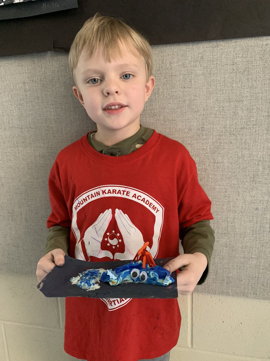 kthomas_artroom's tweet photo. Kindergarten has been learning about primary and secondary colors and how to mix colors, inspired by the book, “Mouse Paint.” They mixed their own colors and then sculpted their own mice, or creatures, using Model Magic! @LehighElemNASD https://t.co/exdEkAQGod