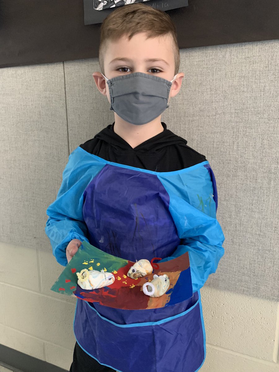 kthomas_artroom's tweet photo. Kindergarten has been learning about primary and secondary colors and how to mix colors, inspired by the book, “Mouse Paint.” They mixed their own colors and then sculpted their own mice, or creatures, using Model Magic! @LehighElemNASD https://t.co/exdEkAQGod