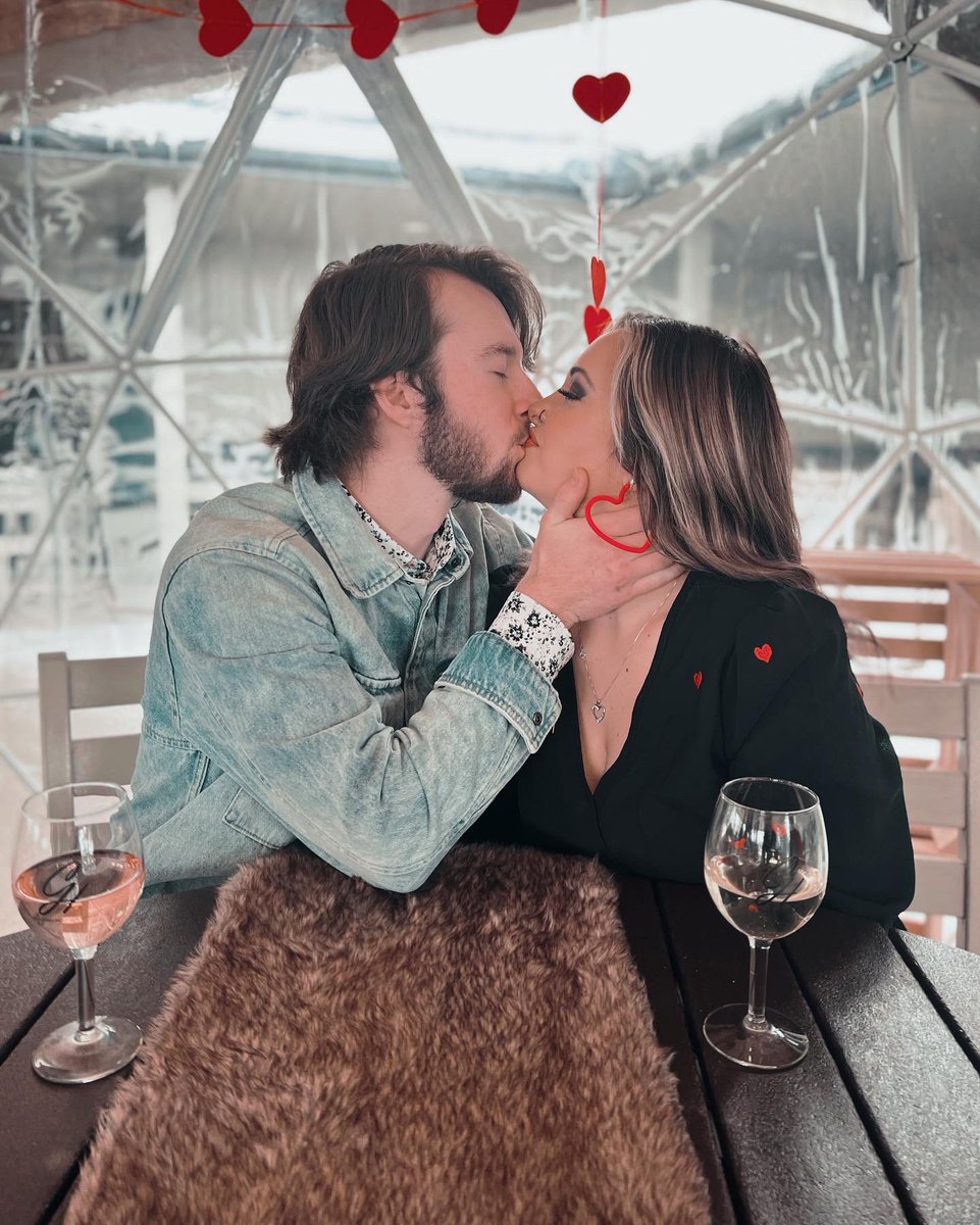 karamhendrix's tweet photo. Just here to show off my cute best friend, okay bye. 🤍🥰 https://t.co/hRVaceA2Uy