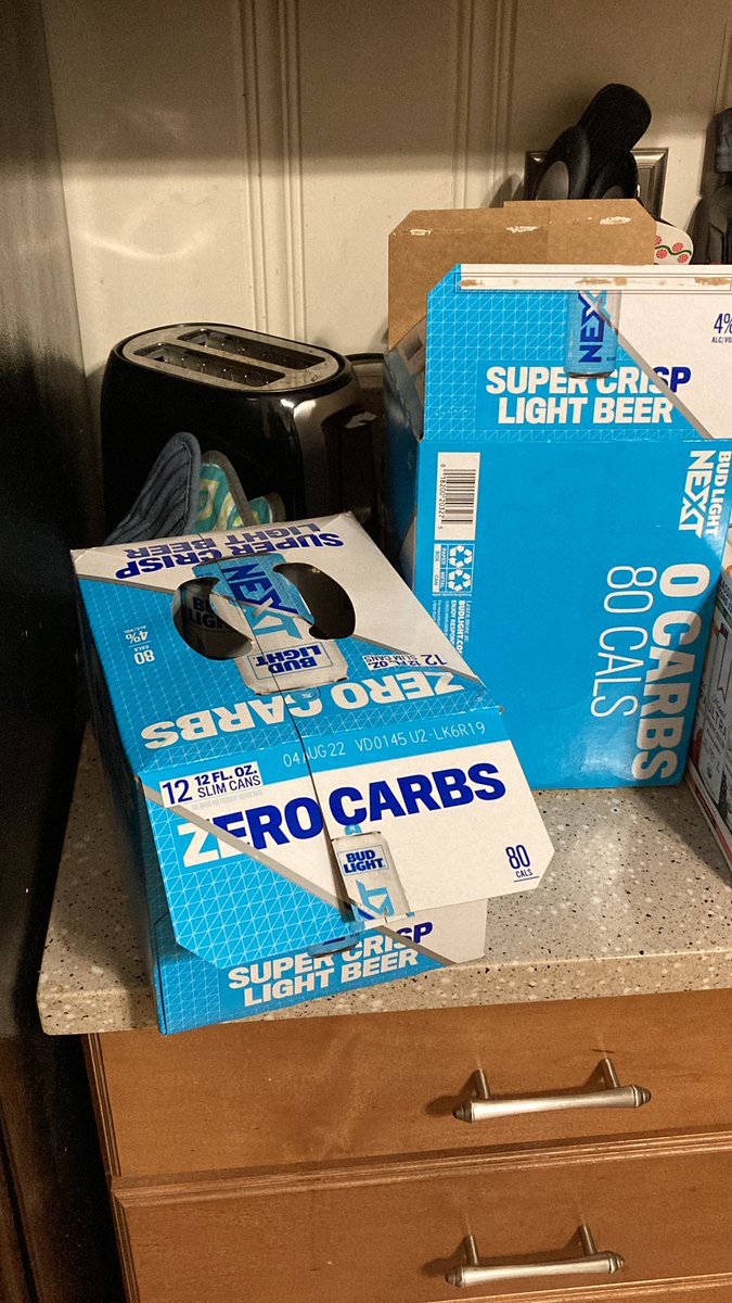 MONTECRI5TO's tweet photo. No more Seltzers for me
#SpotAZero #Sweepstakes https://t.co/ddHqOg6RI5
