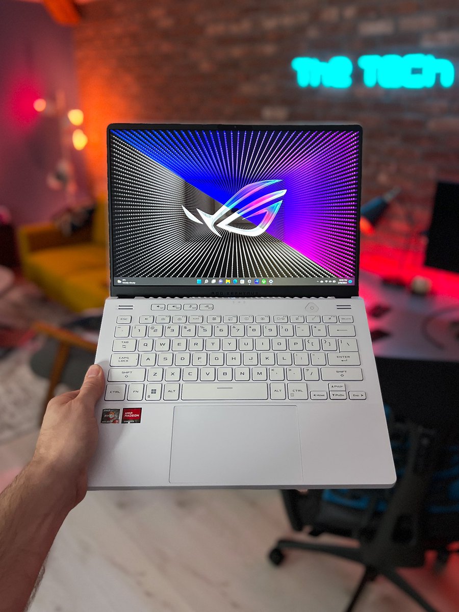 TheTechChap's tweet image. Isn’t it a thing of beauty! ❤️

#rogzephyrusg14 #g14